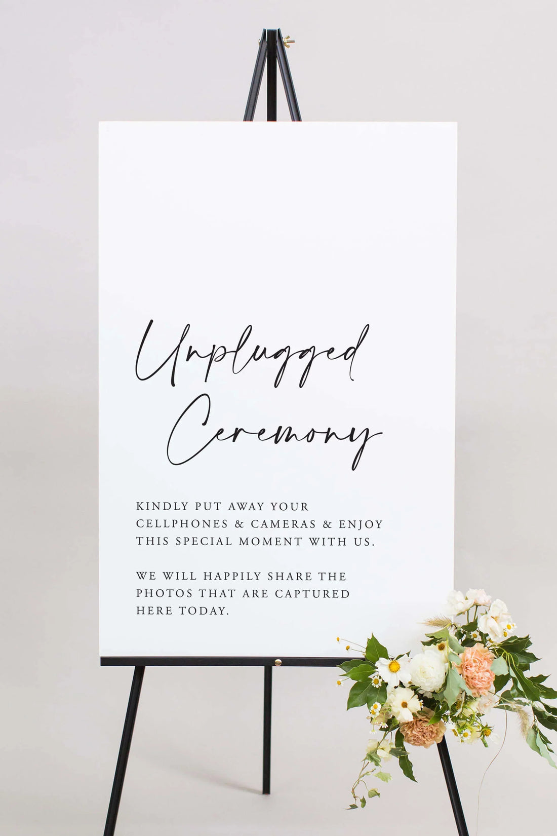 How to Politely Ask Your Guests to Unplug & why it is important to your photographer